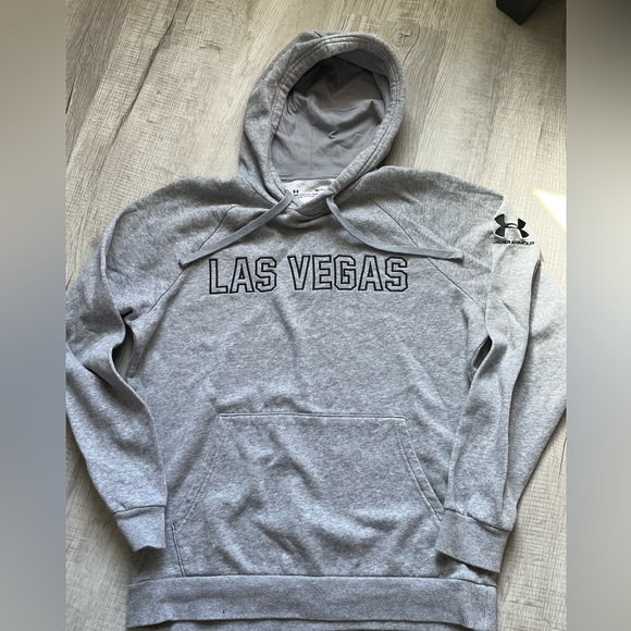 Under Armour Other - Gray under armour hoodie